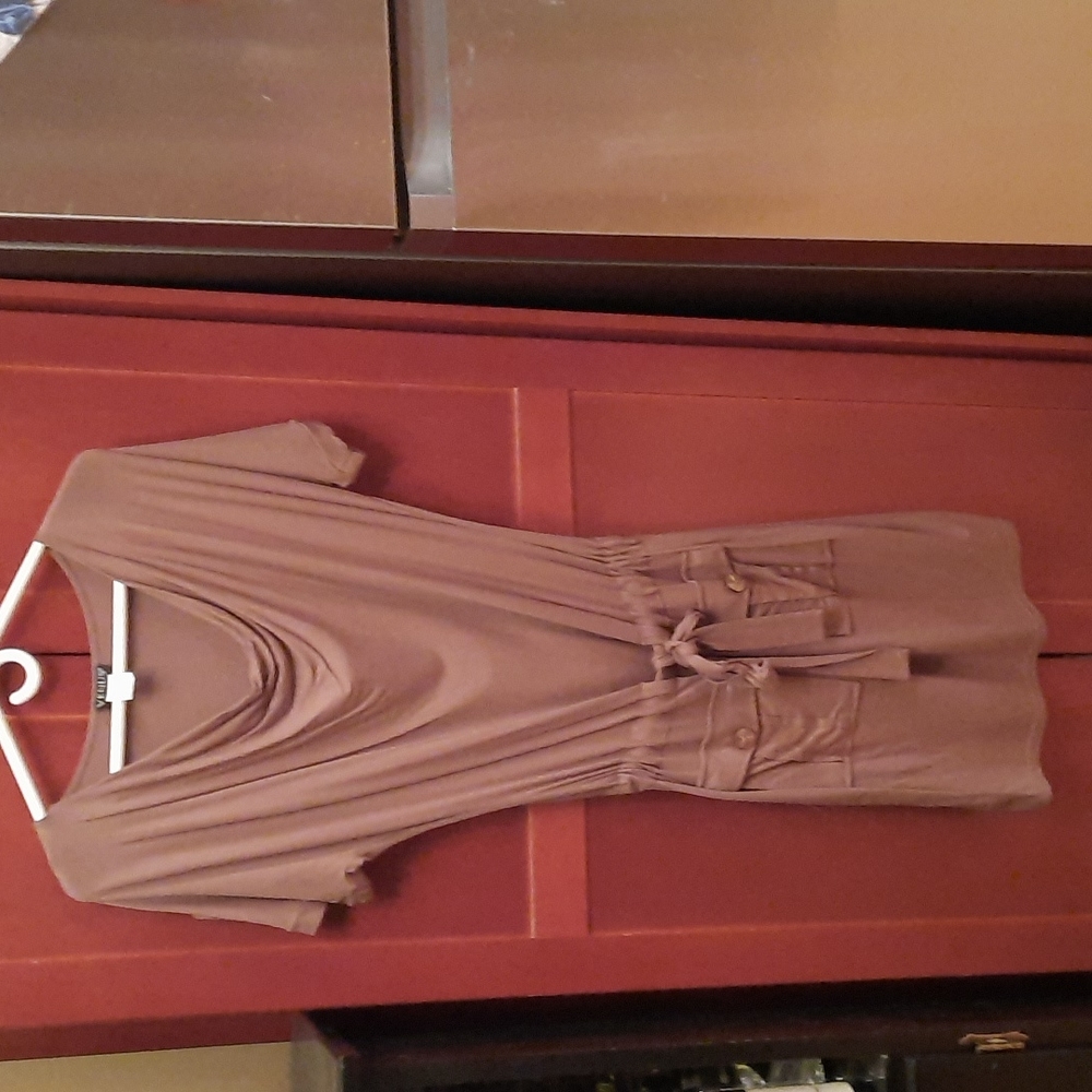 Dress - Picture 4 of 4